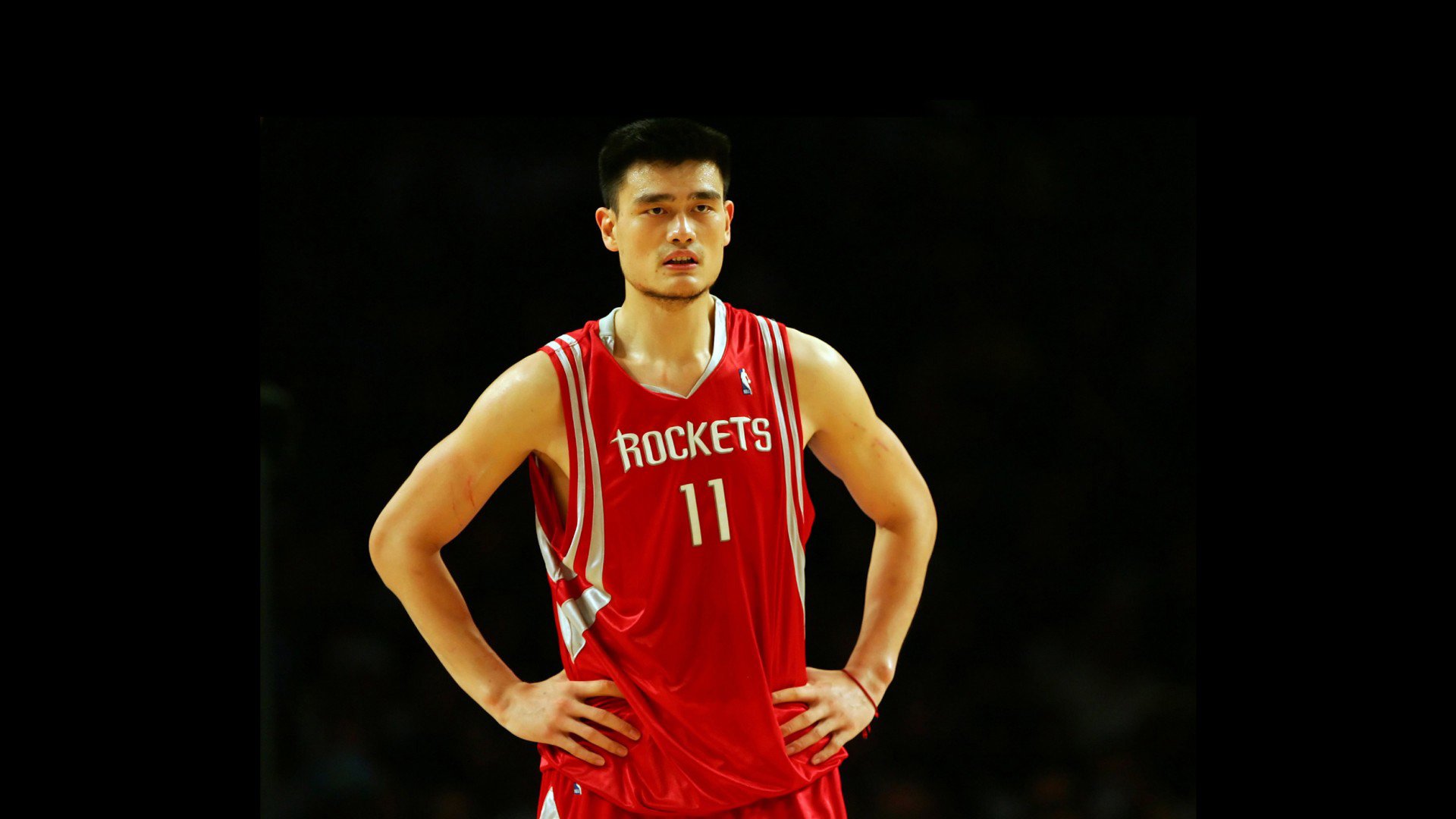 Rookie在老鹰比赛中回归赛场，惊险取胜引发热议！